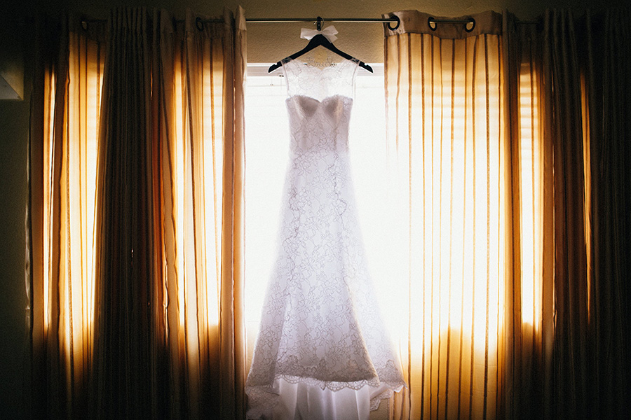 1-hilton-anaheim-by-camie-jane-photography-wedding-dress