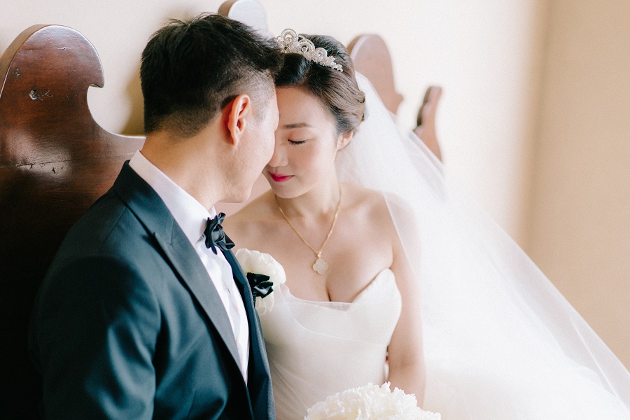 6 Pelican Hill Wedding by Steve Steinhardt Bride and Groom