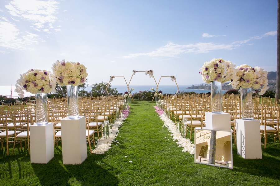 15_Ritz Carlton Laguna Niguel Wedding by KLK Photography_Modern Hexagon Ceremony