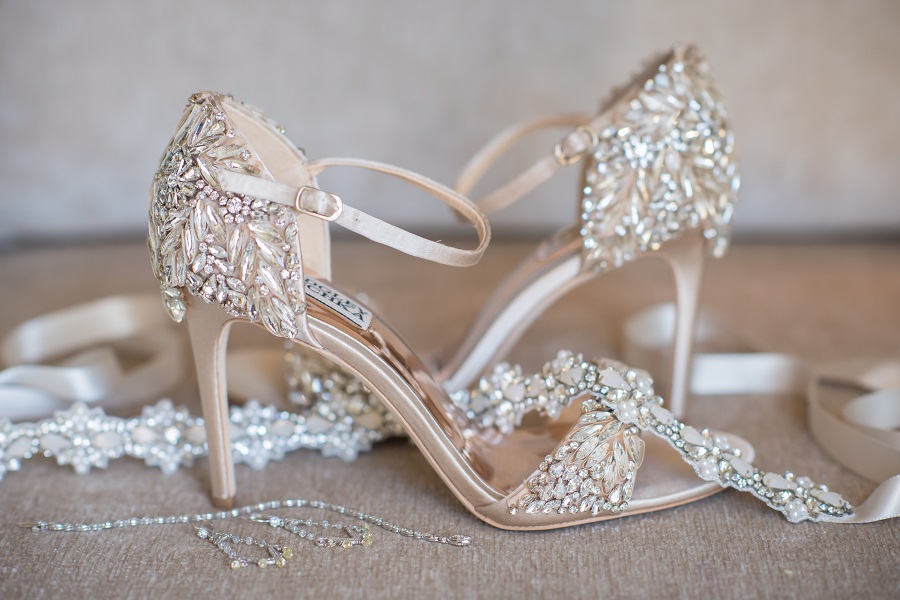 2_Ritz Carlton Laguna Niguel Wedding by KLK Photography_Details Badgley Mischka Bridal Shoes