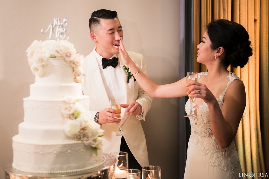35 Ritz Carlton Laguna Niguel Wedding by Lin and Jirsa Cake Cutting
